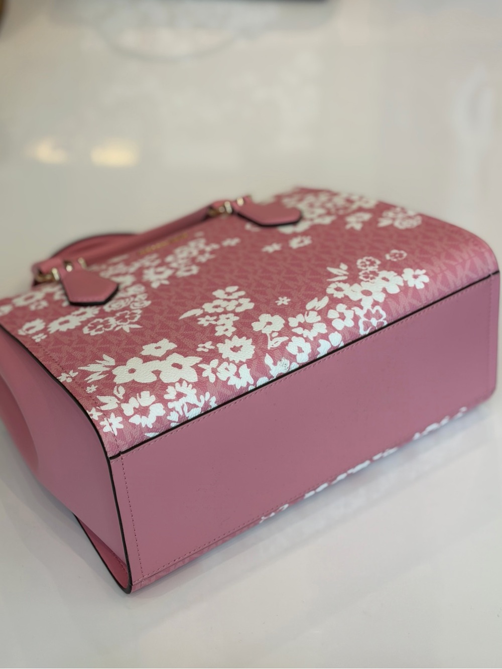 MICHAEL KORS Marilyn Medium Printed Signature Logo Satchel Crossbody
Carnation - Picture 8 of 12
